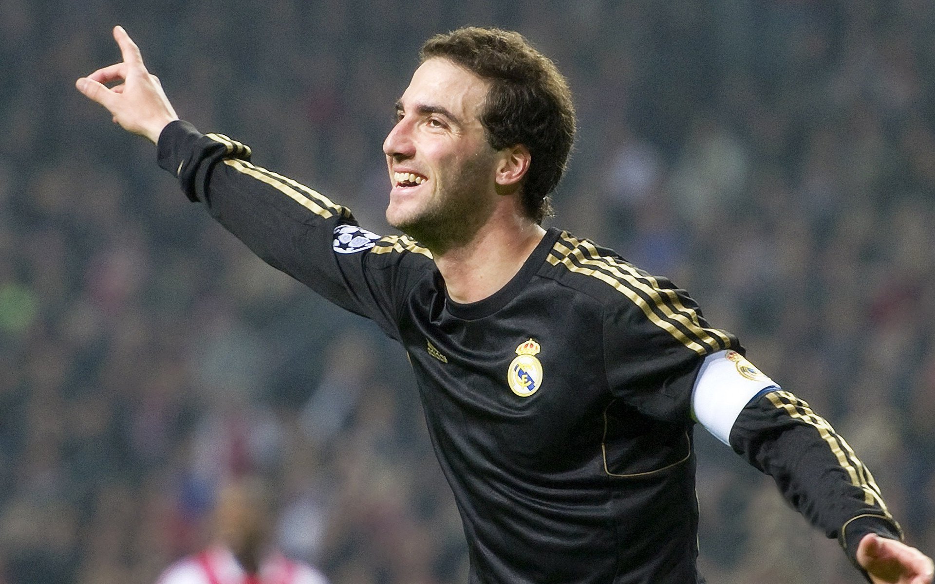 开云官方网页登录-《英雄联盟》官方发布年度幕后花絮，粉丝期待爆棚，英雄联盟mv彩蛋